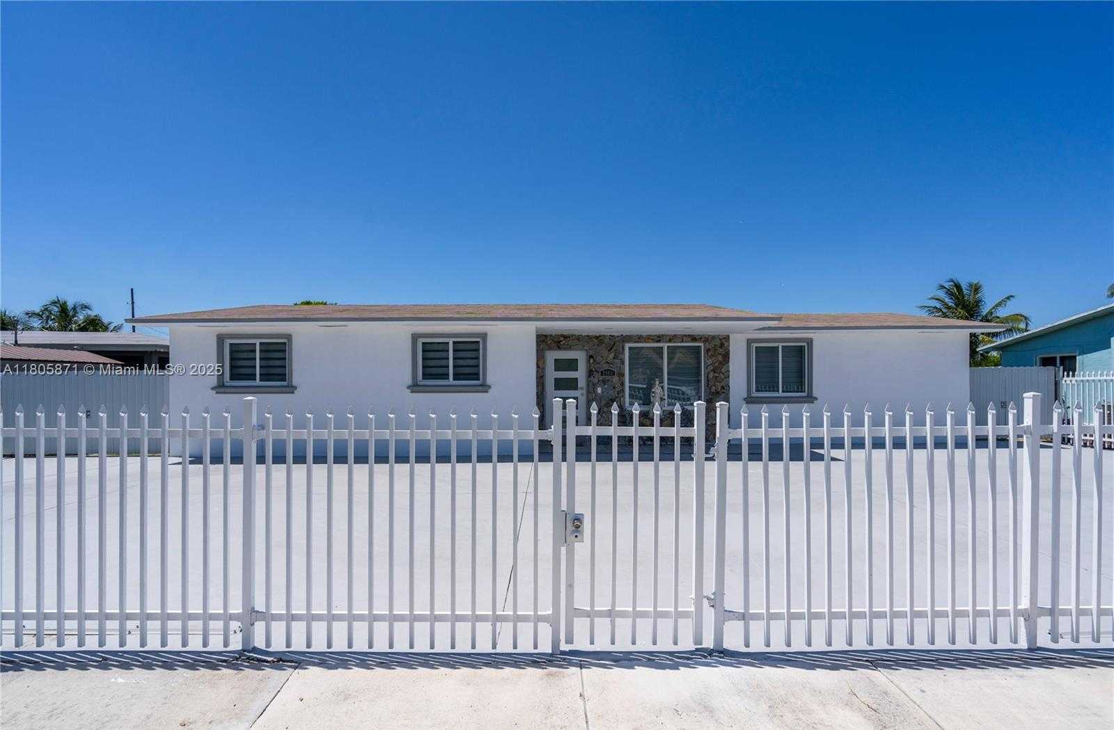 Small Image of 2900 NORTH WEST 179TH ST, Miami Gardens Number 2