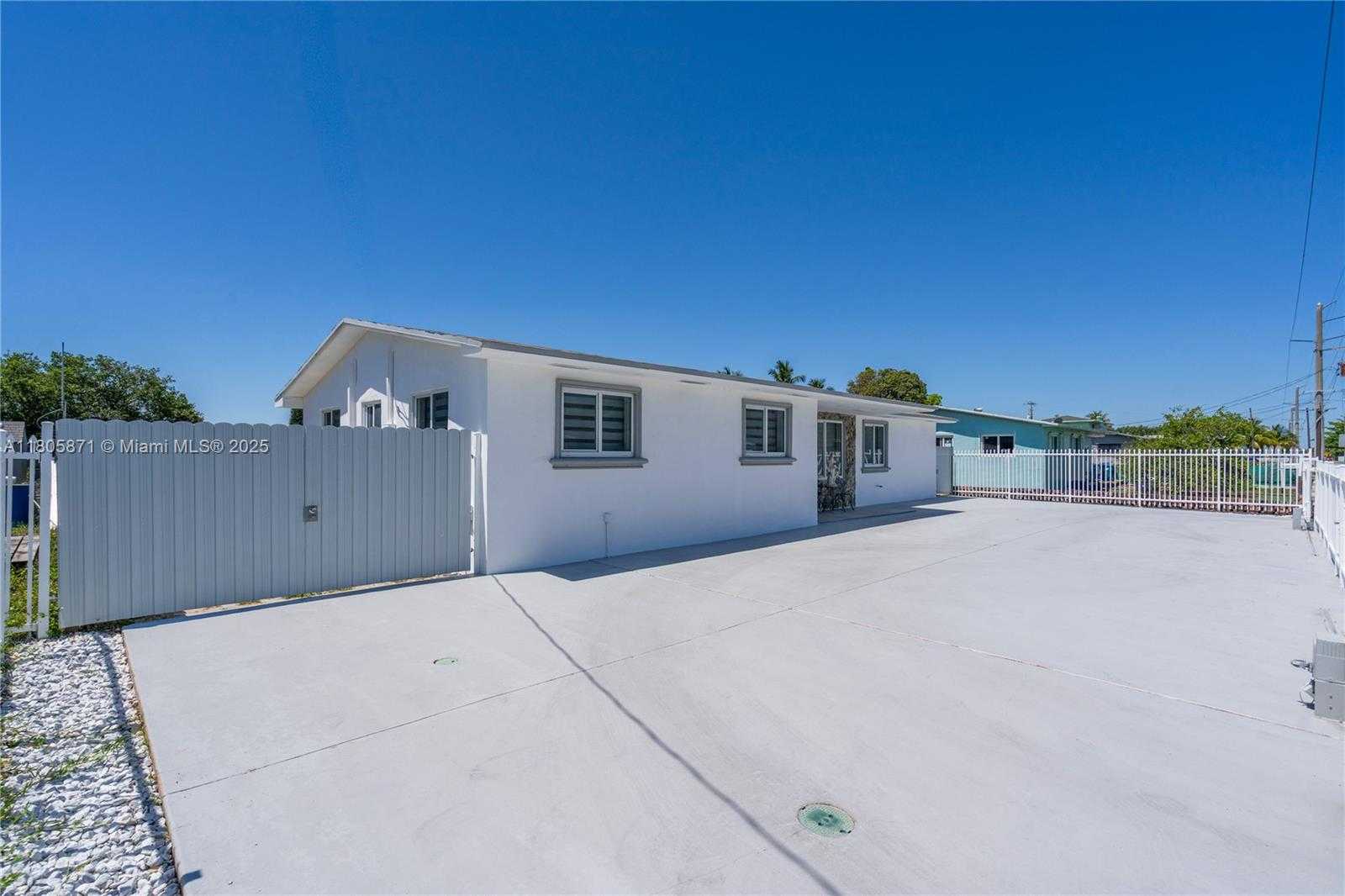 Small Image of 2900 NORTH WEST 179TH ST, Miami Gardens Number 4