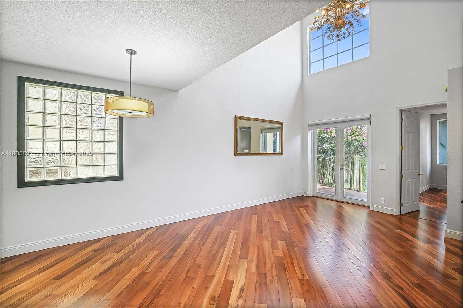 Small Image of 1282 GRANT CT, Hollywood Number 11