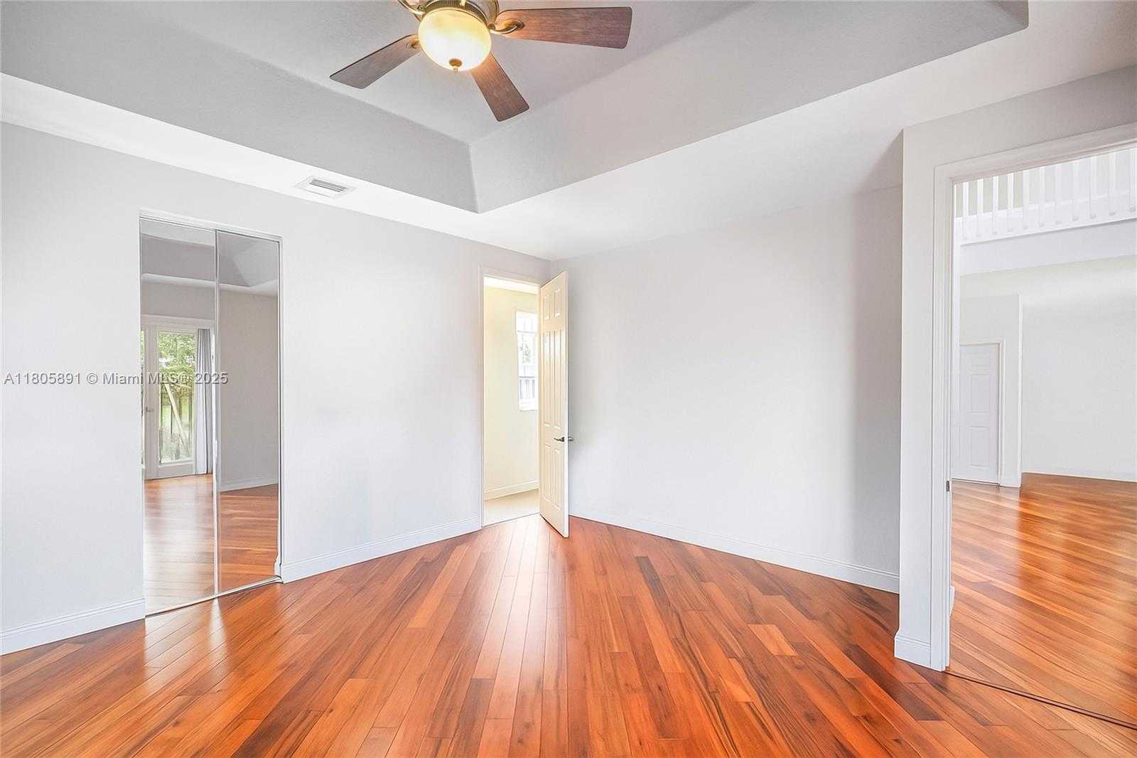 Small Image of 1282 GRANT CT, Hollywood Number 15