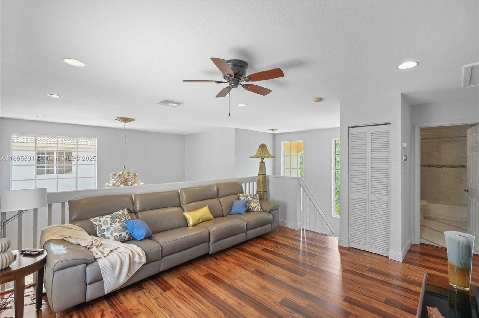 Small Image of 1282 GRANT CT, Hollywood Number 17