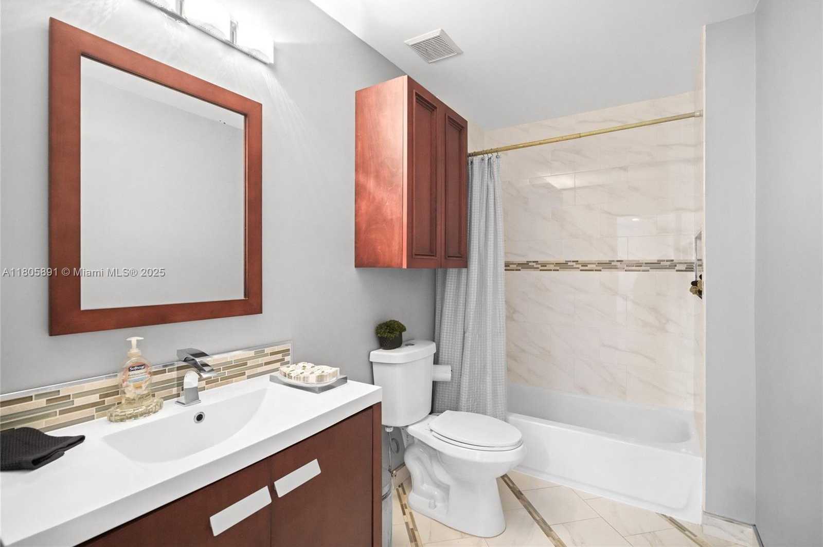 Small Image of 1282 GRANT CT, Hollywood Number 20