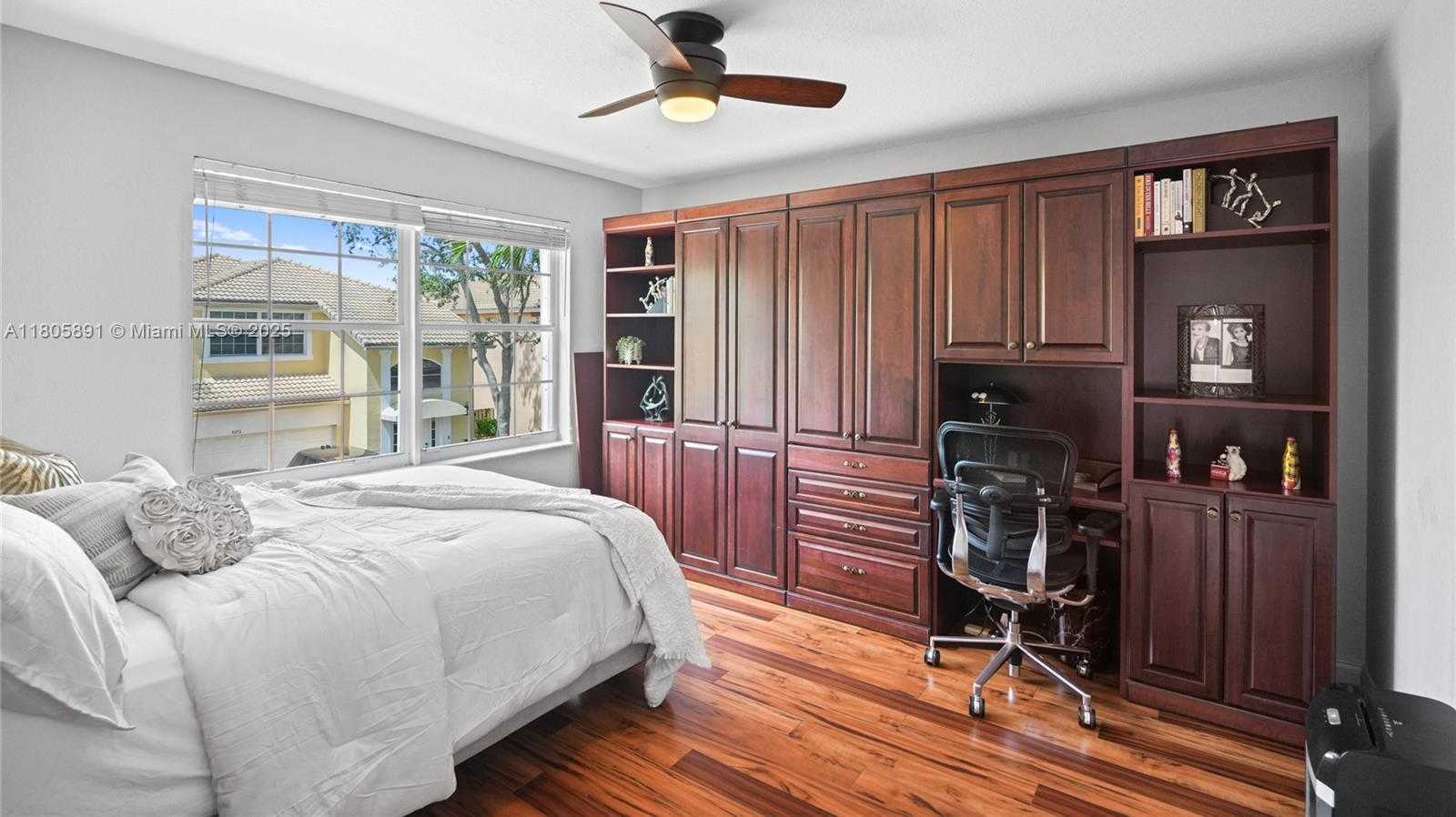 Small Image of 1282 GRANT CT, Hollywood Number 22
