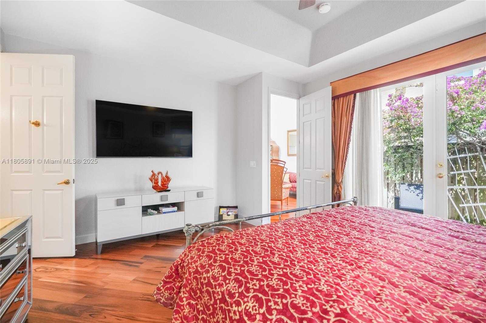 Small Image of 1282 GRANT CT, Hollywood Number 33