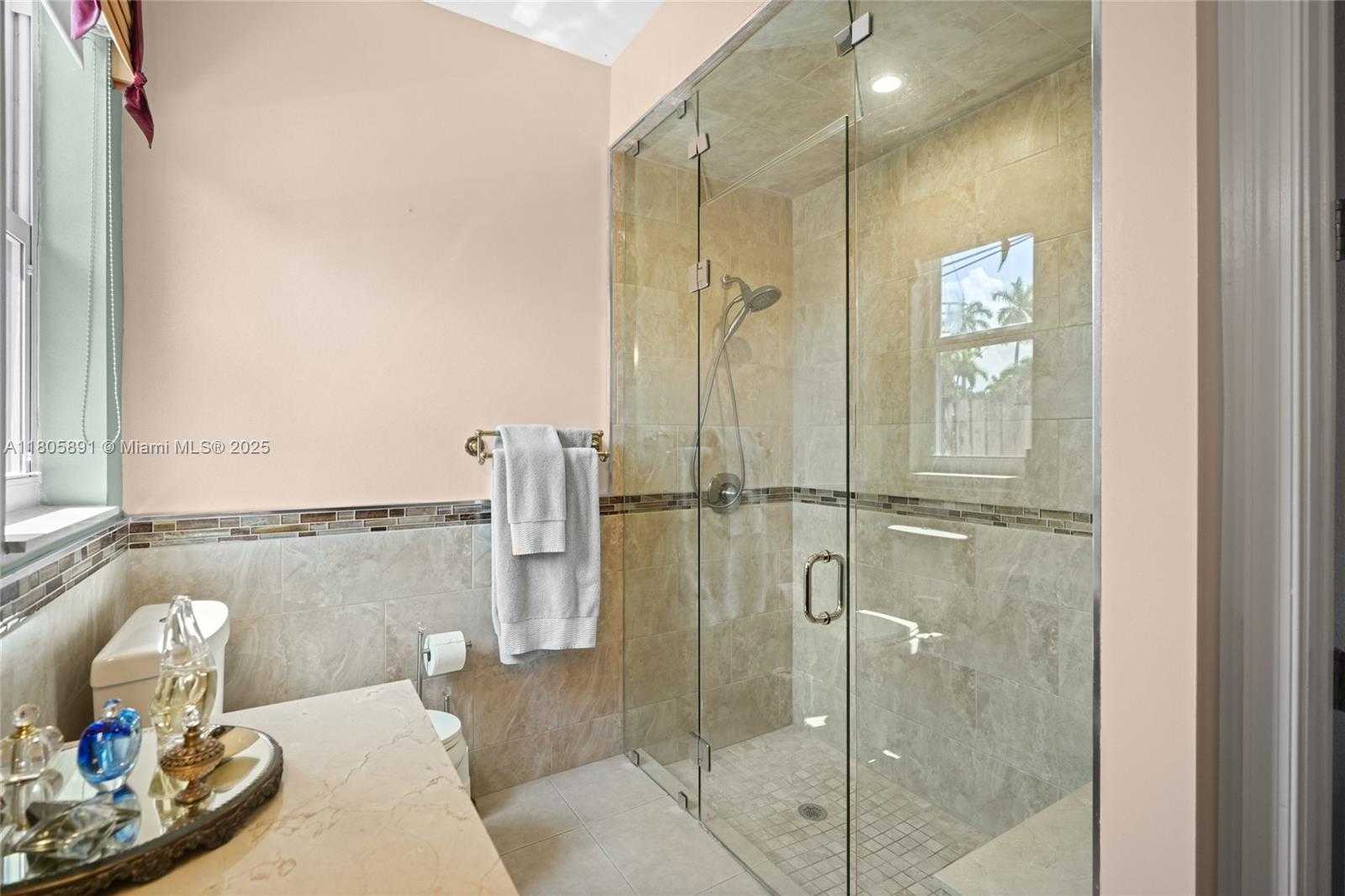 Small Image of 1282 GRANT CT, Hollywood Number 38