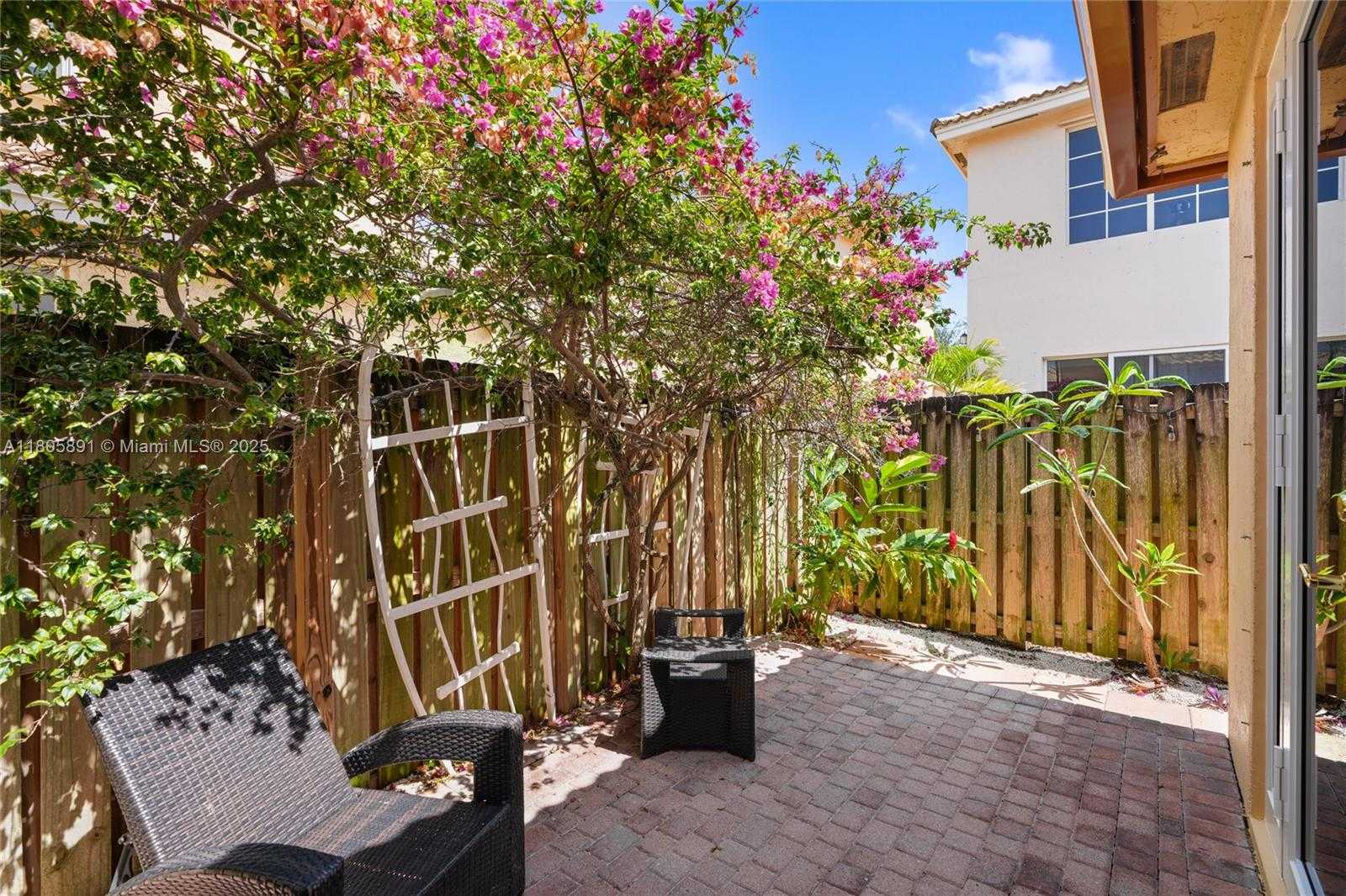 Small Image of 1282 GRANT CT, Hollywood Number 39