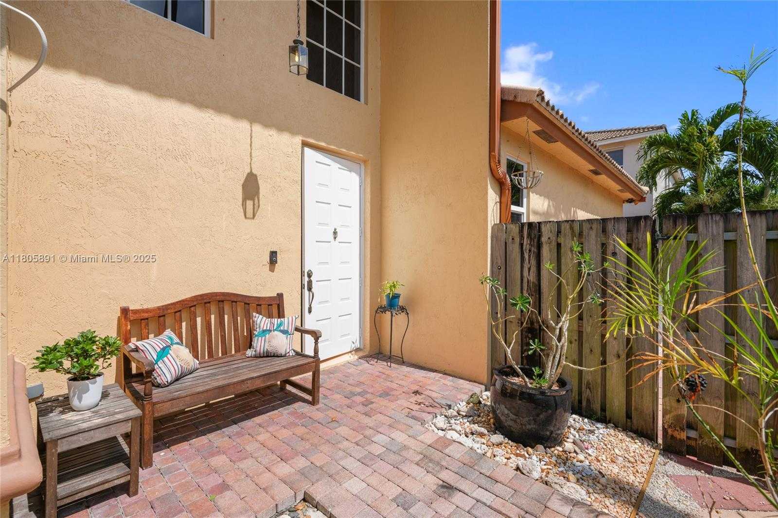 Small Image of 1282 GRANT CT, Hollywood Number 4