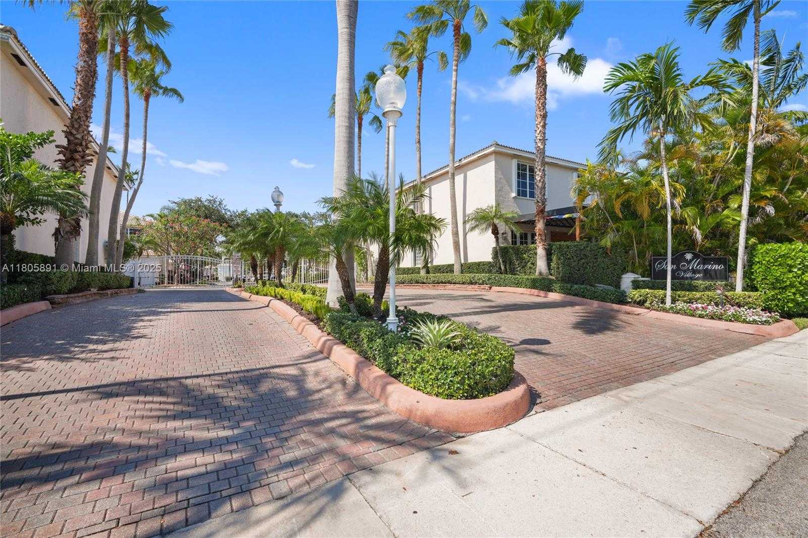 Small Image of 1282 GRANT CT, Hollywood Number 56
