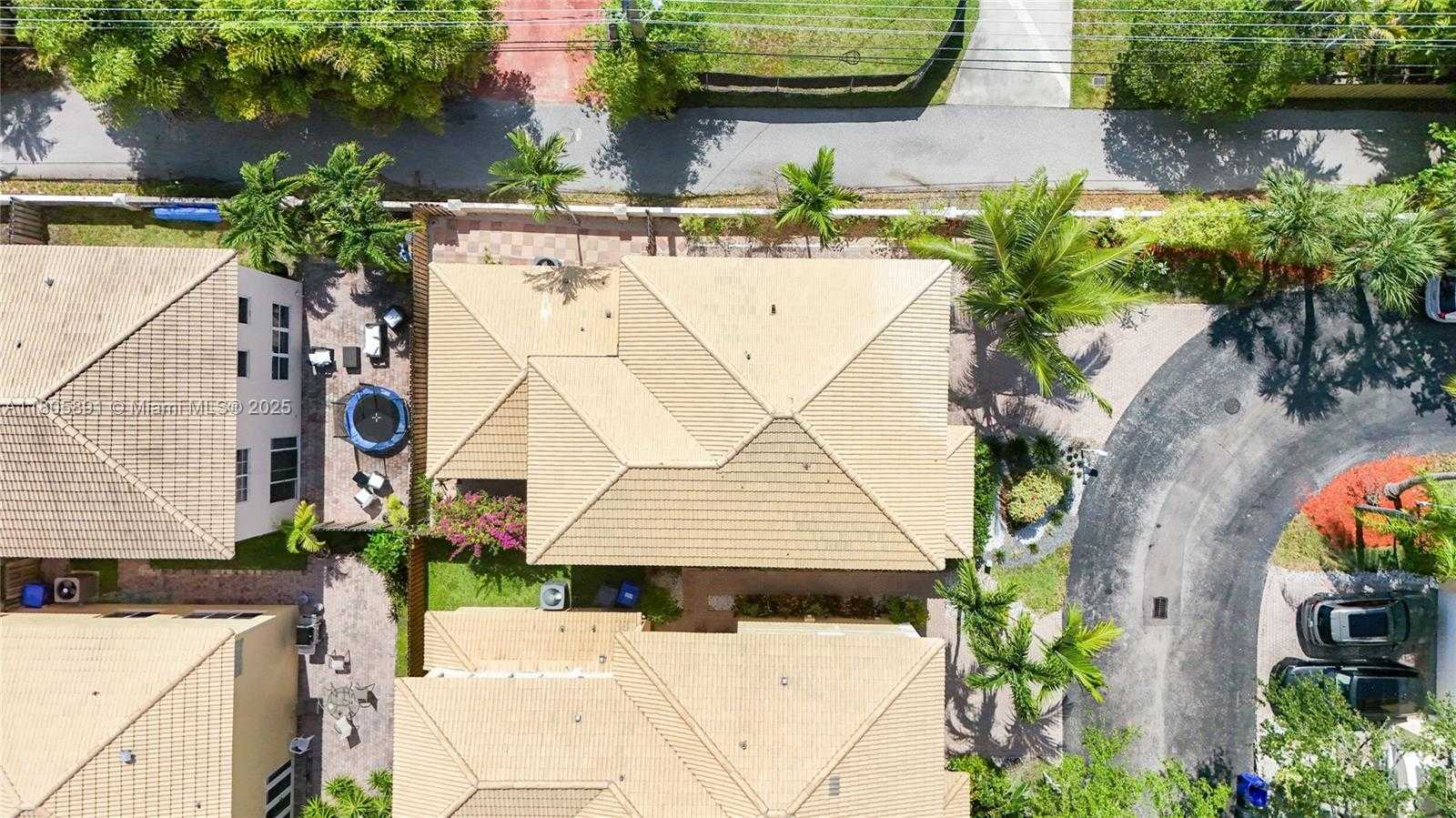 Small Image of 1282 GRANT CT, Hollywood Number 78