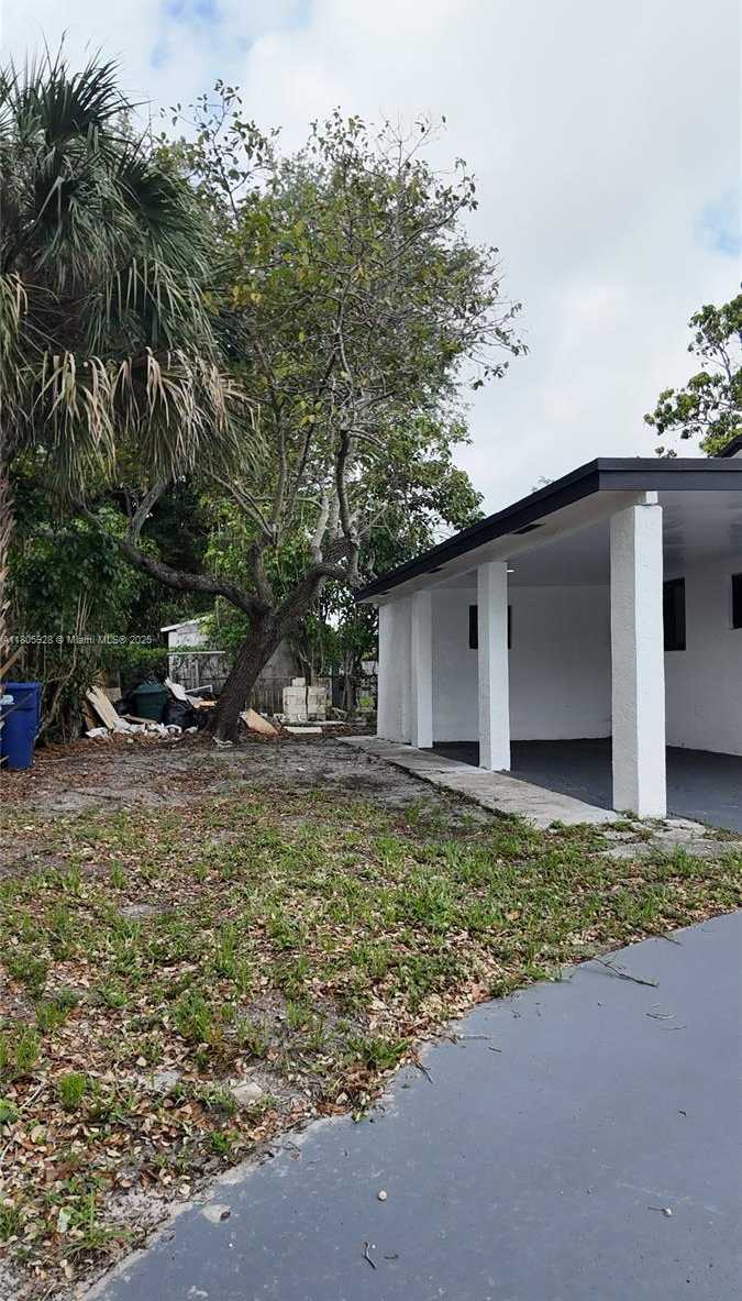 Small Image of 3800 NORTH WEST 208TH ST, Miami Gardens Number 18