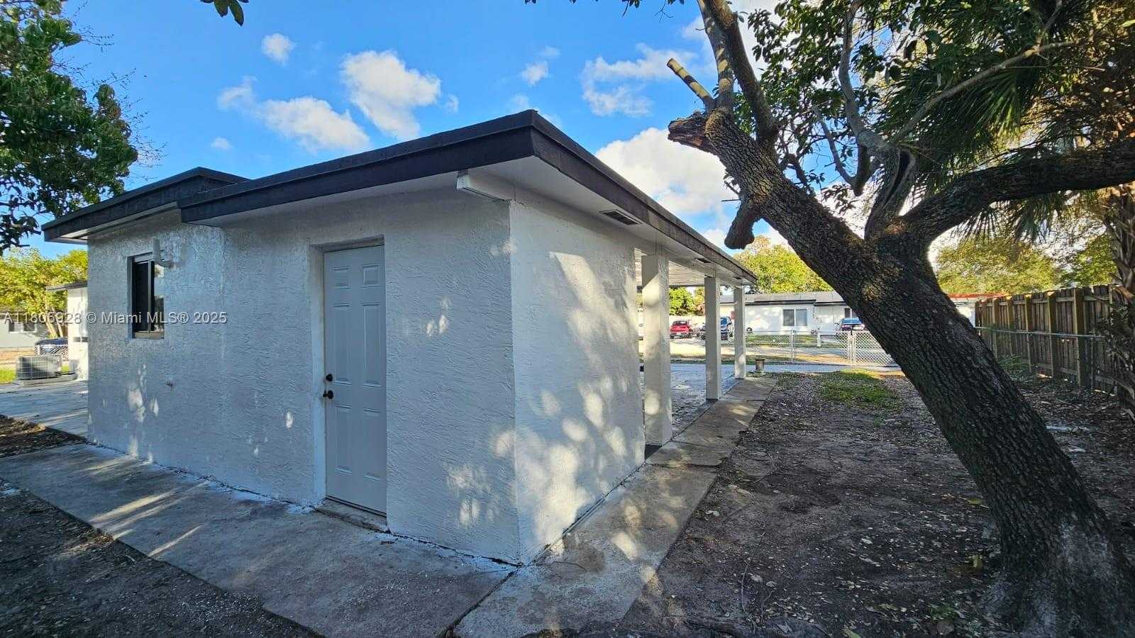 Small Image of 3800 NORTH WEST 208TH ST, Miami Gardens Number 24