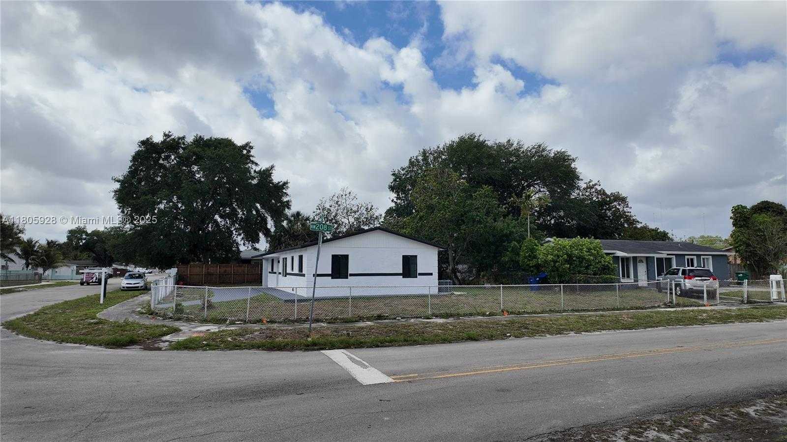 Small Image of 3800 NORTH WEST 208TH ST, Miami Gardens Number 4