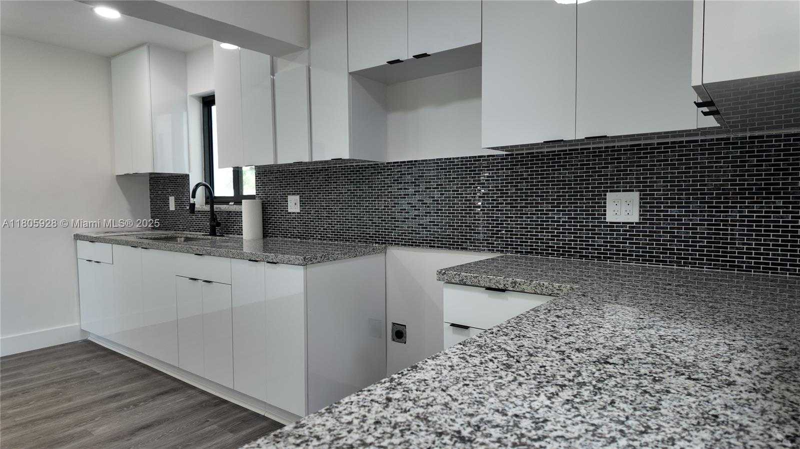 Small Image of 3800 NORTH WEST 208TH ST, Miami Gardens Number 7
