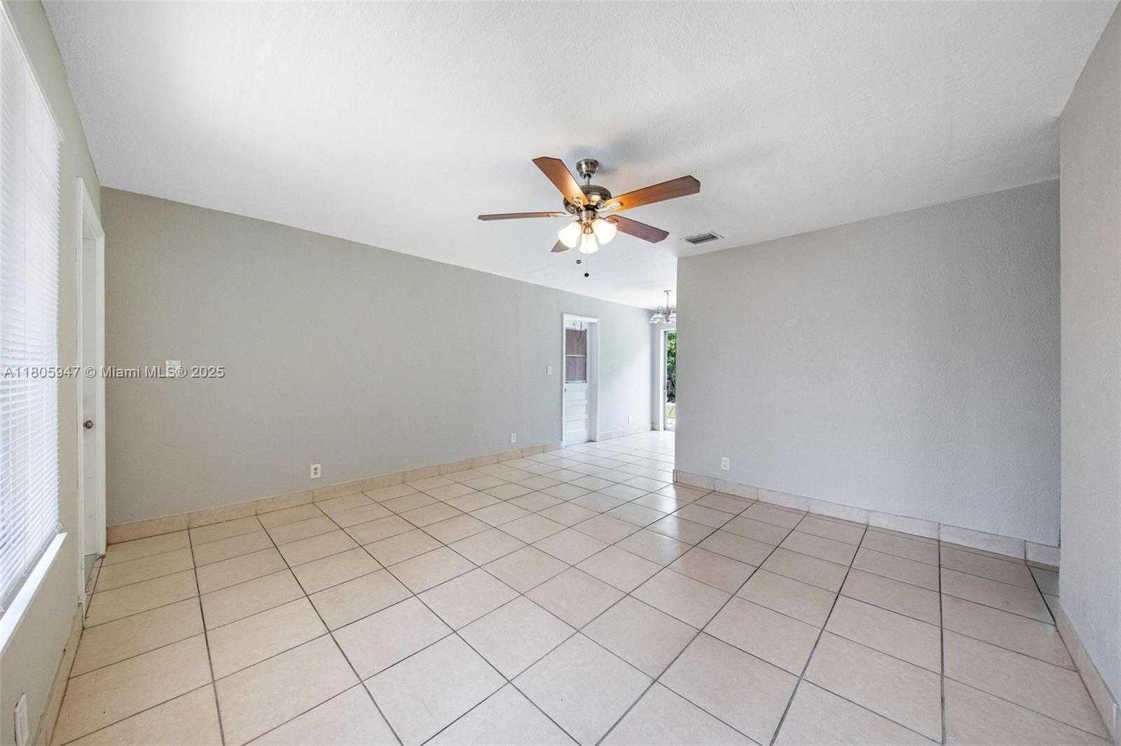 Small Image of 6871 SOUTH WEST 18TH ST, North Lauderdale Number 12