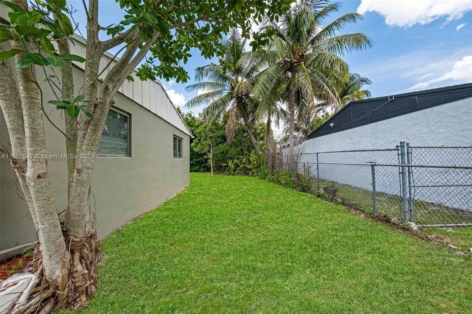 Small Image of 6871 SOUTH WEST 18TH ST, North Lauderdale Number 28