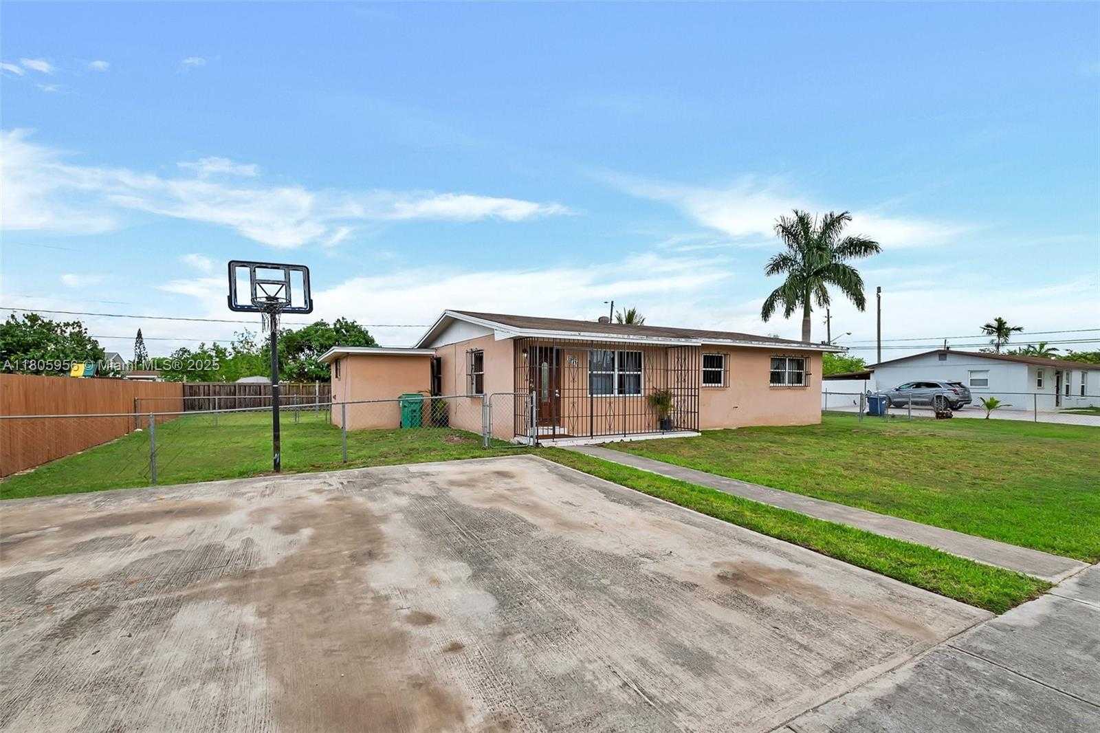 Small Image of 18711 SOUTH WEST 308TH ST, Homestead Number 2