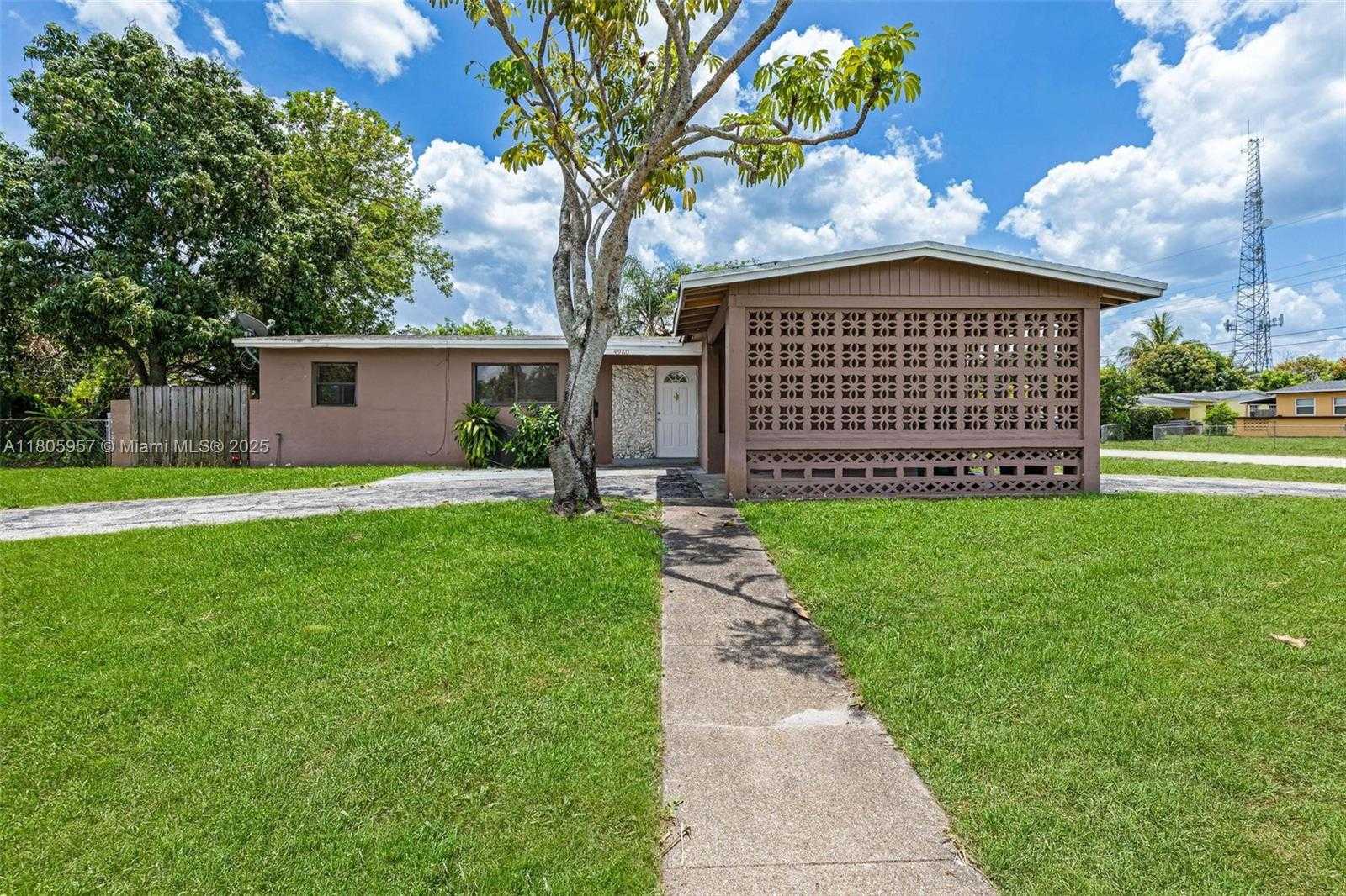 Small Image of 4960 NORTH WEST 11TH CT, Lauderhill Number 2