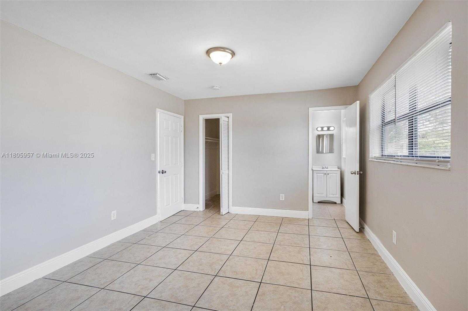 Small Image of 4960 NORTH WEST 11TH CT, Lauderhill Number 26