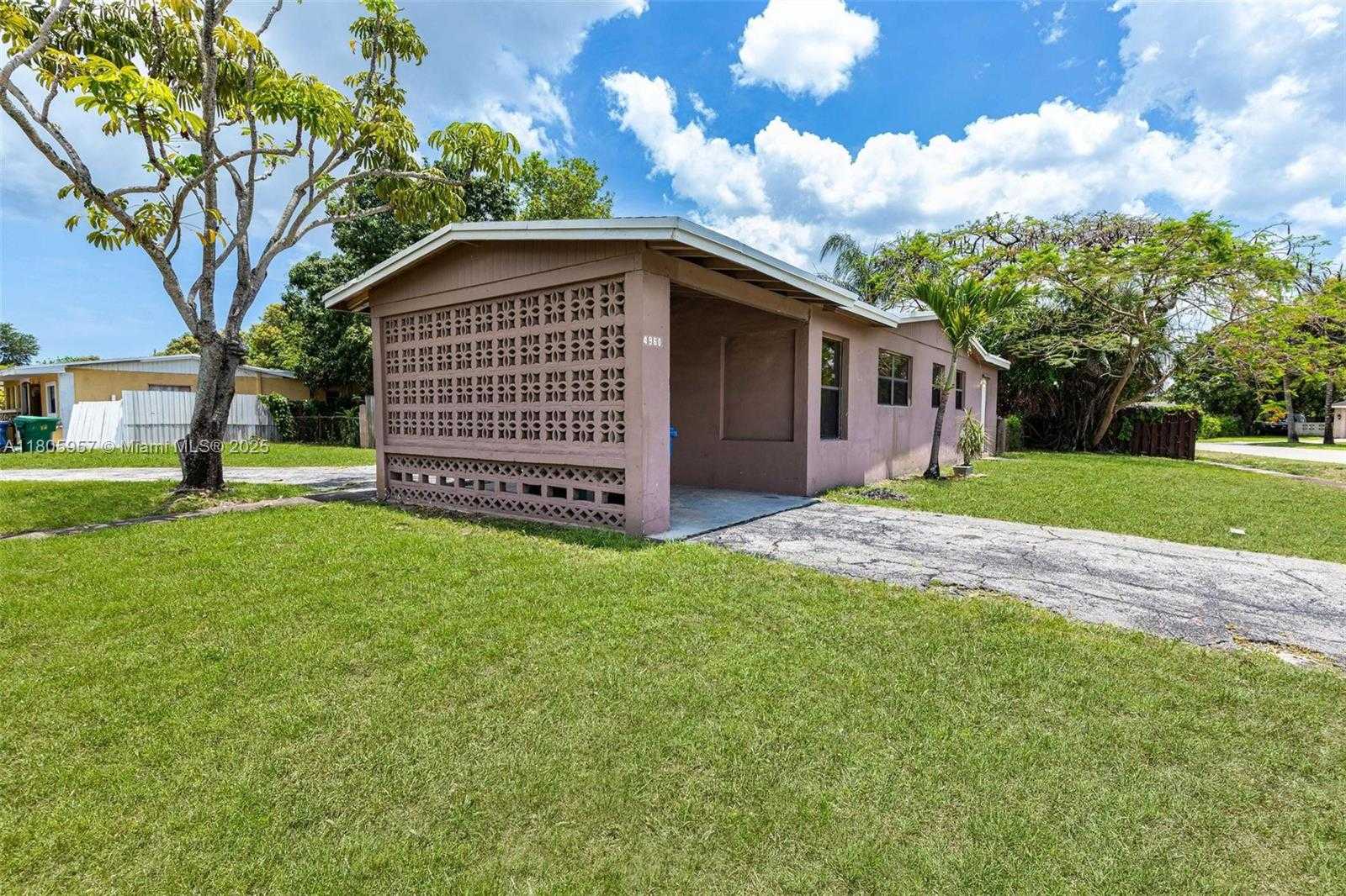 Small Image of 4960 NORTH WEST 11TH CT, Lauderhill Number 3