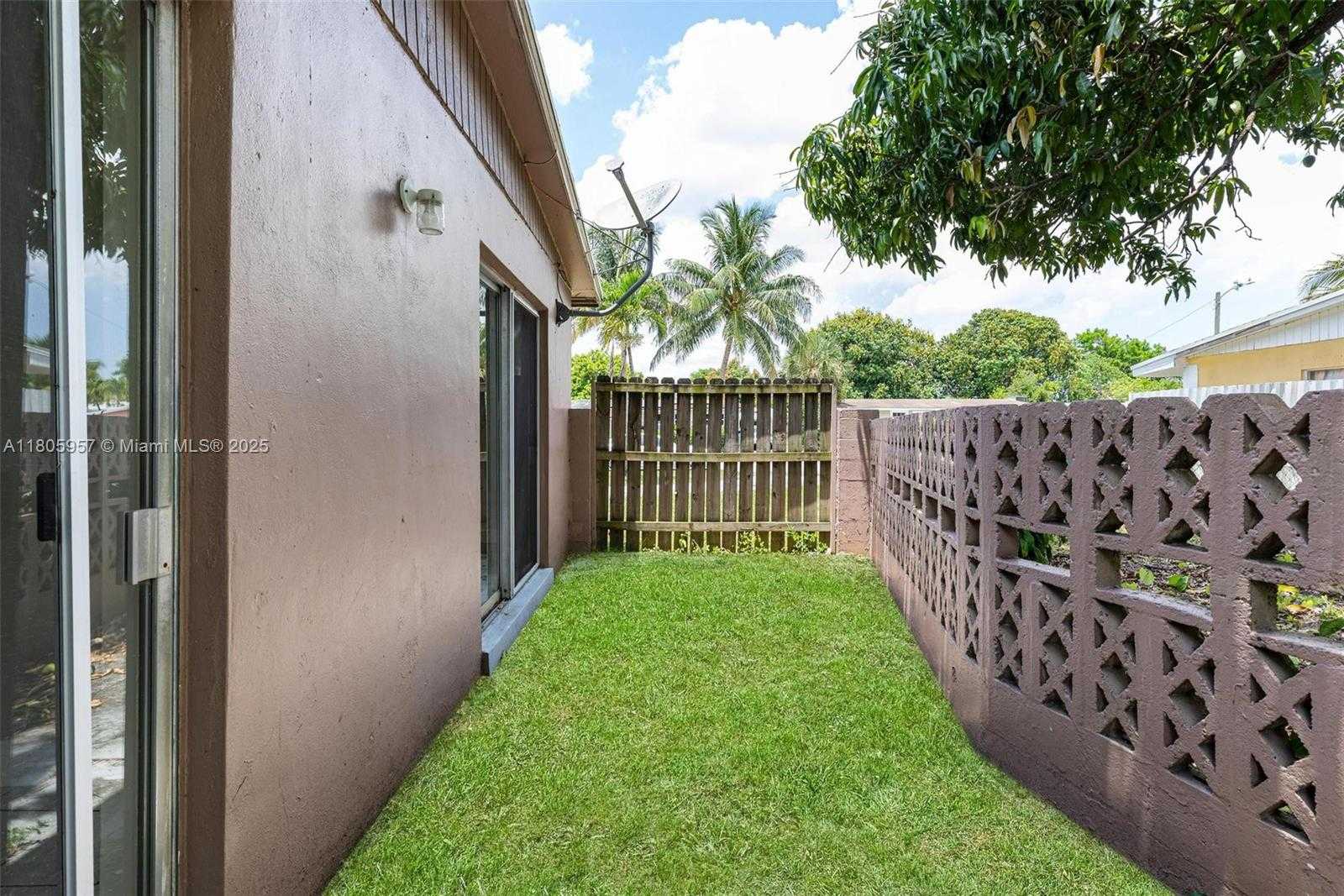 Small Image of 4960 NORTH WEST 11TH CT, Lauderhill Number 31