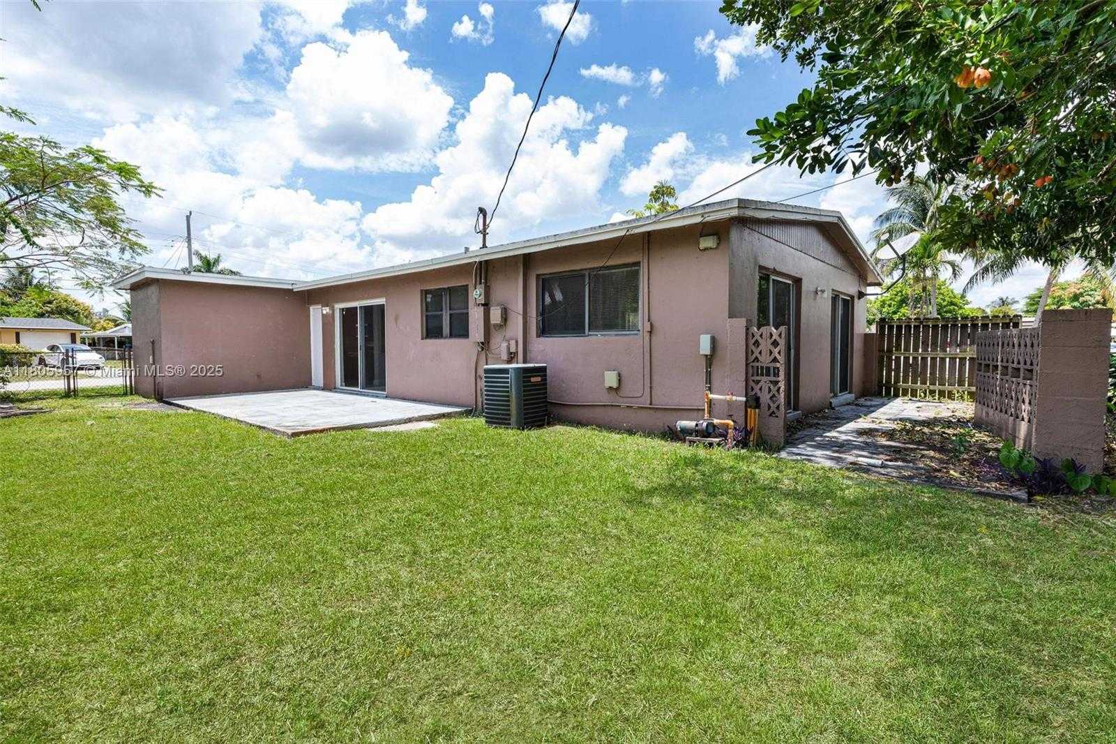 Small Image of 4960 NORTH WEST 11TH CT, Lauderhill Number 33