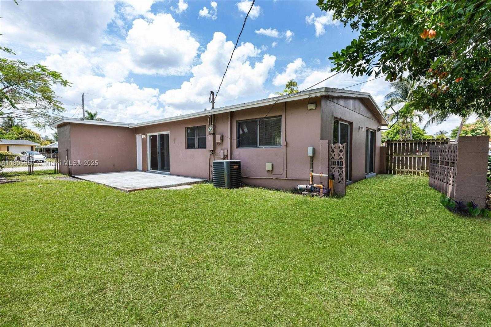 Small Image of 4960 NORTH WEST 11TH CT, Lauderhill Number 34