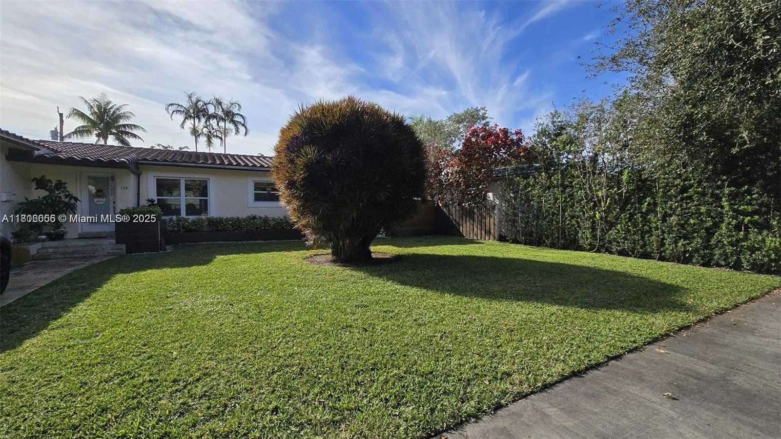 Small Image of 138 NORTH EAST 109TH ST, Miami Shores Number 3