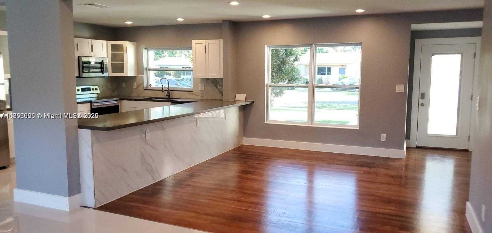 Small Image of 138 NORTH EAST 109TH ST, Miami Shores Number 9