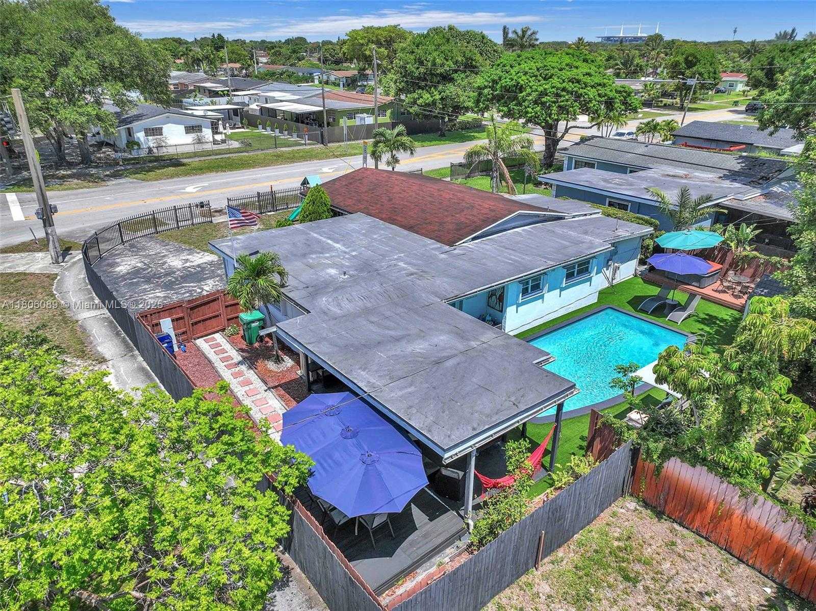 Small Image of 17501 NORTH WEST 12TH AVE, Miami Gardens Number 29
