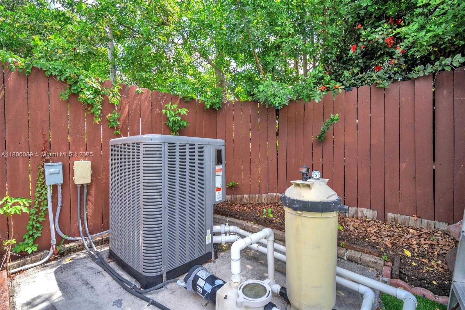 Small Image of 17501 NORTH WEST 12TH AVE, Miami Gardens Number 37