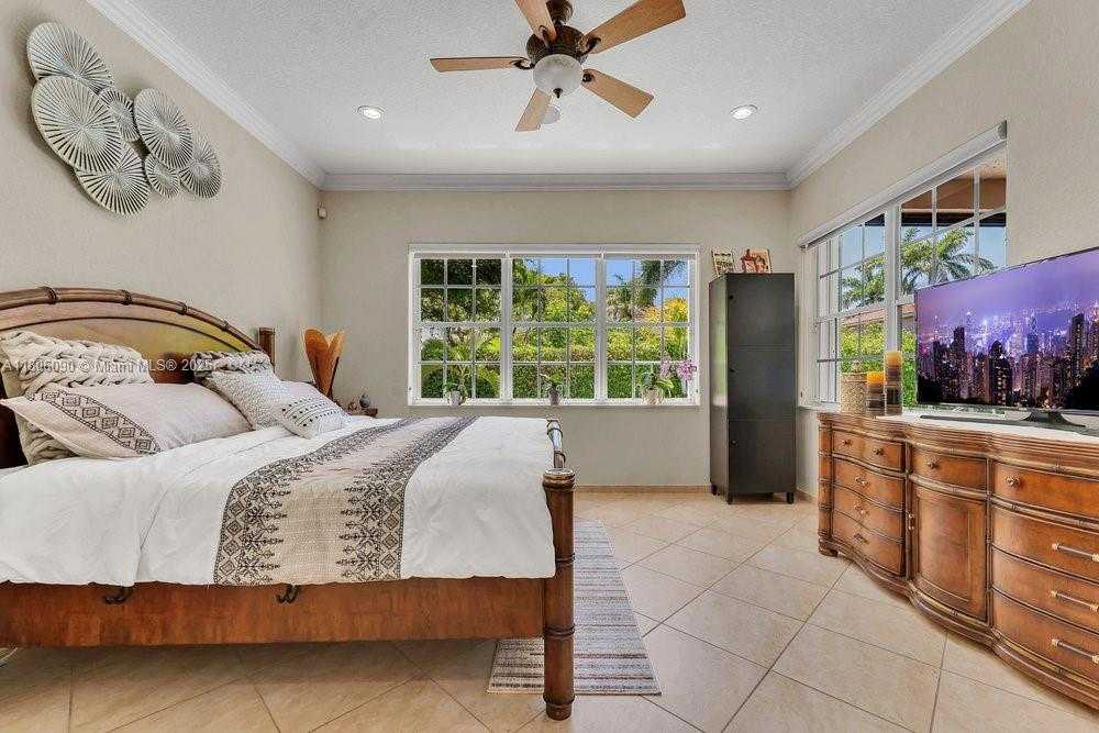 Small Image of 800 LAVENDER CIR, Weston Number 15