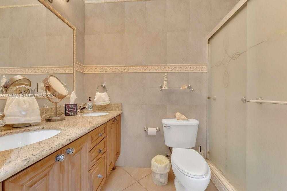 Small Image of 800 LAVENDER CIR, Weston Number 17