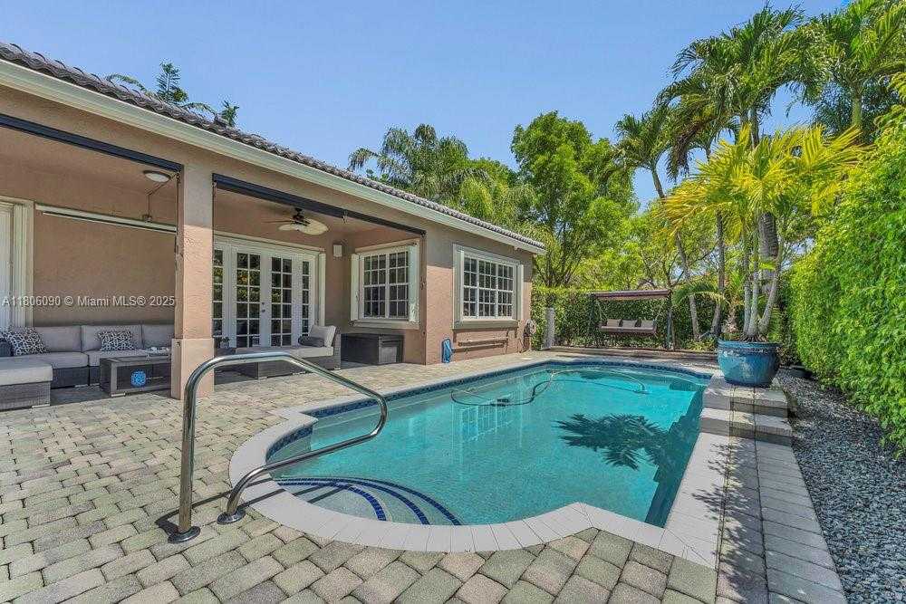 Small Image of 800 LAVENDER CIR, Weston Number 23