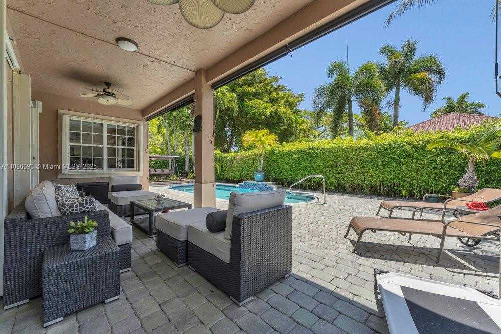 Small Image of 800 LAVENDER CIR, Weston Number 26