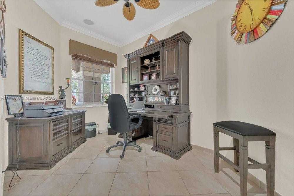 Small Image of 800 LAVENDER CIR, Weston Number 37