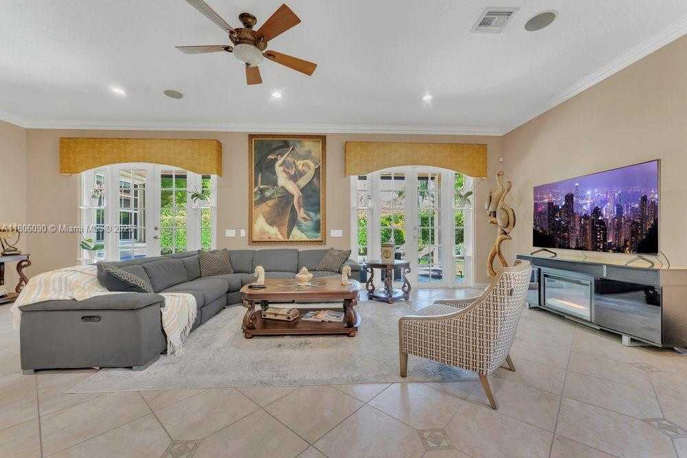 Small Image of 800 LAVENDER CIR, Weston Number 8