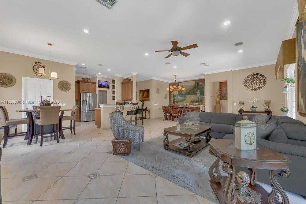 Small Image of 800 LAVENDER CIR, Weston Number 9