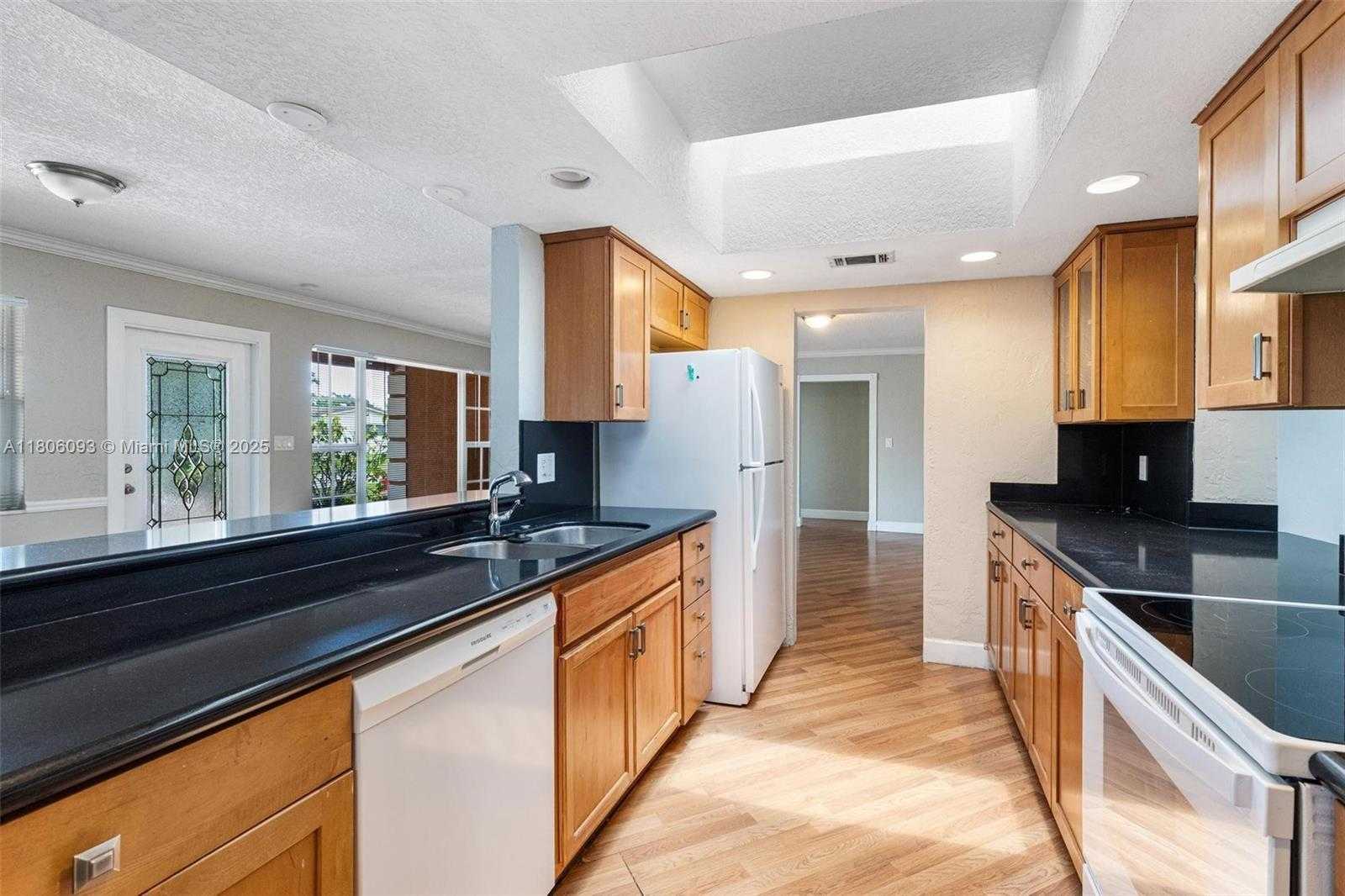 Small Image of 4521 NORTH WEST 12TH TER, Fort Lauderdale Number 13