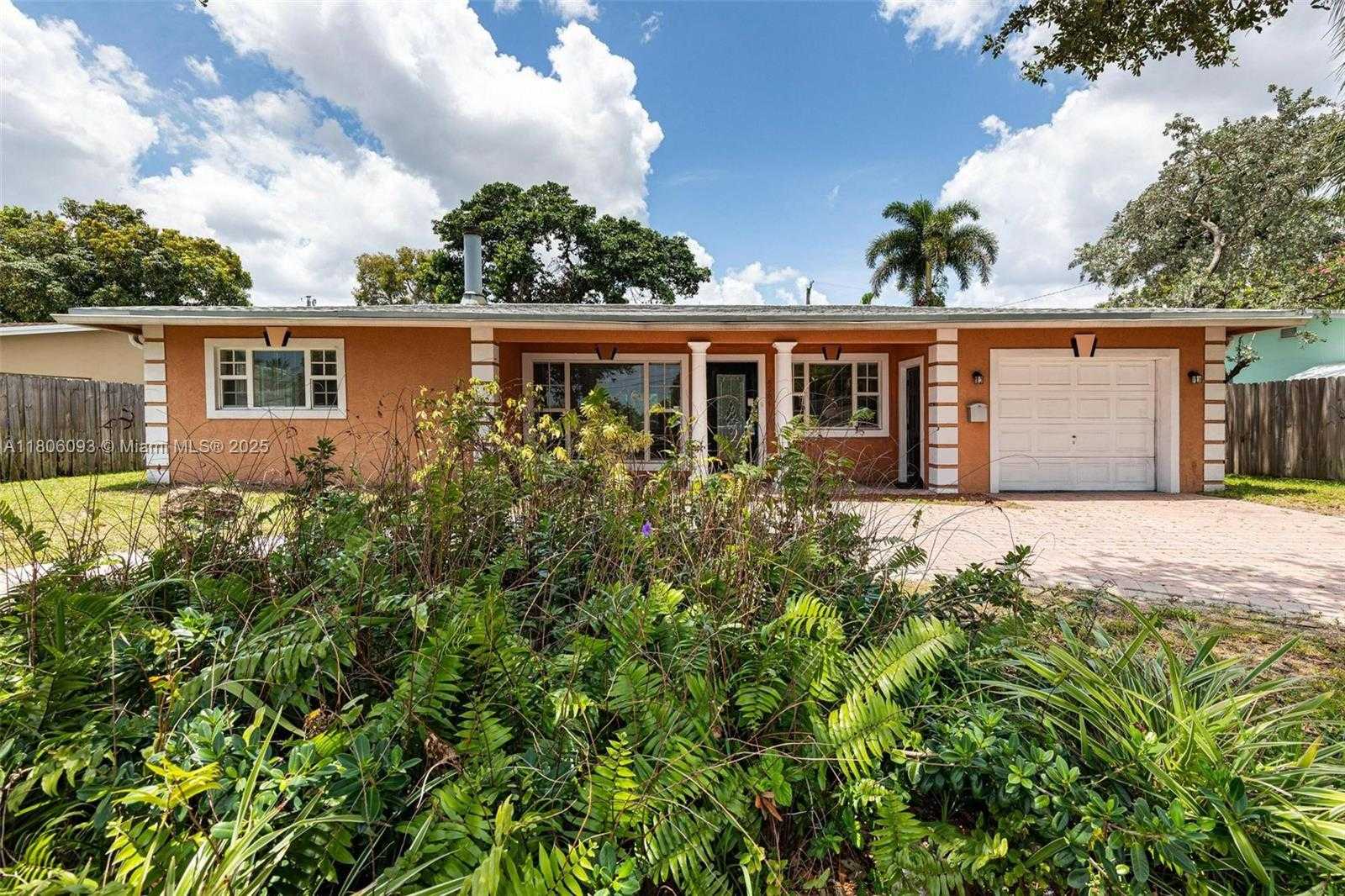 Small Image of 4521 NORTH WEST 12TH TER, Fort Lauderdale Number 2