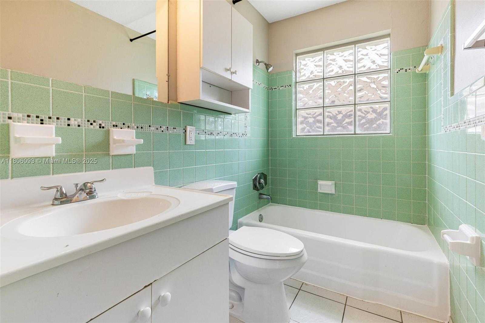 Small Image of 4521 NORTH WEST 12TH TER, Fort Lauderdale Number 24