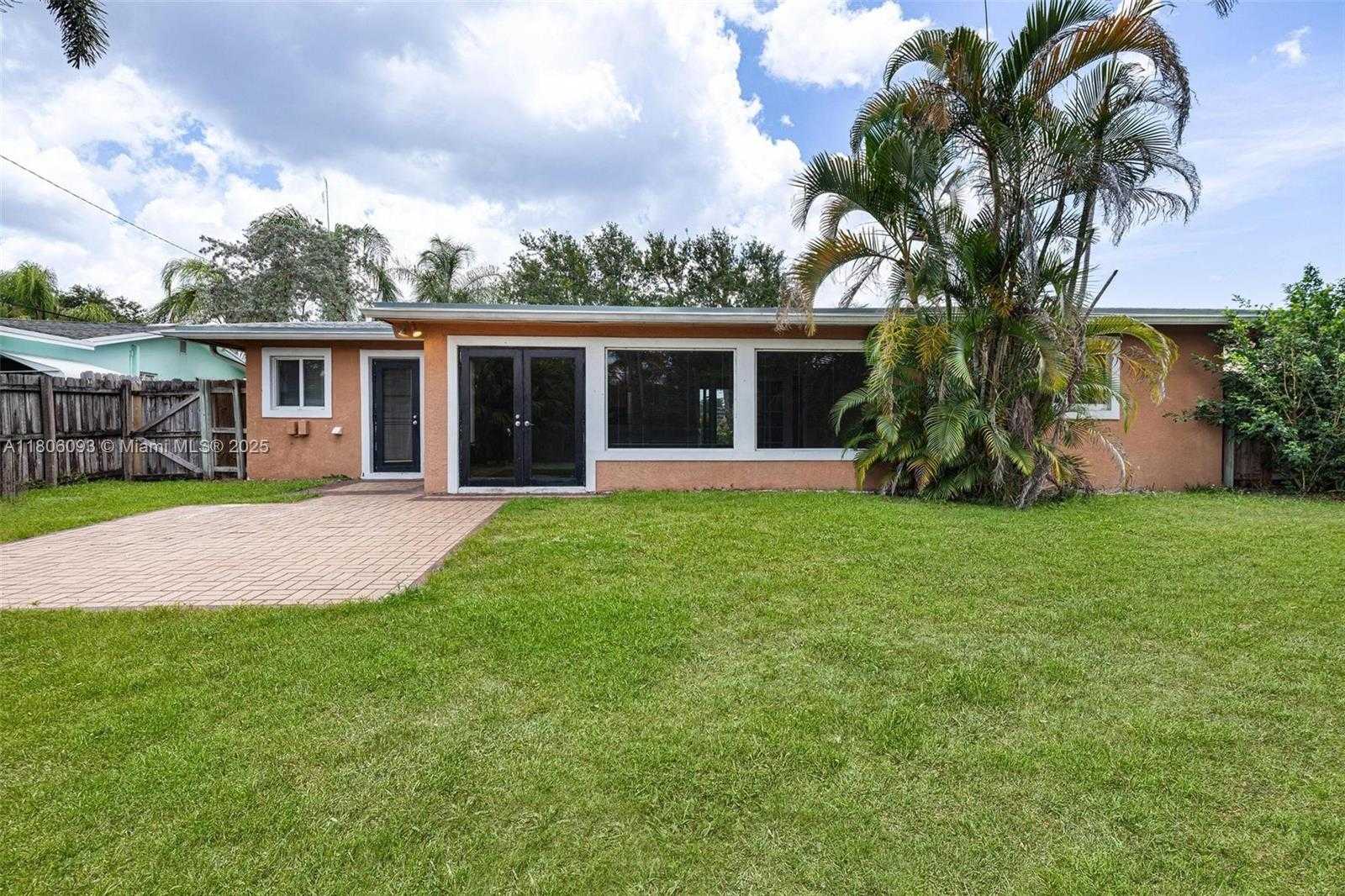 Small Image of 4521 NORTH WEST 12TH TER, Fort Lauderdale Number 29
