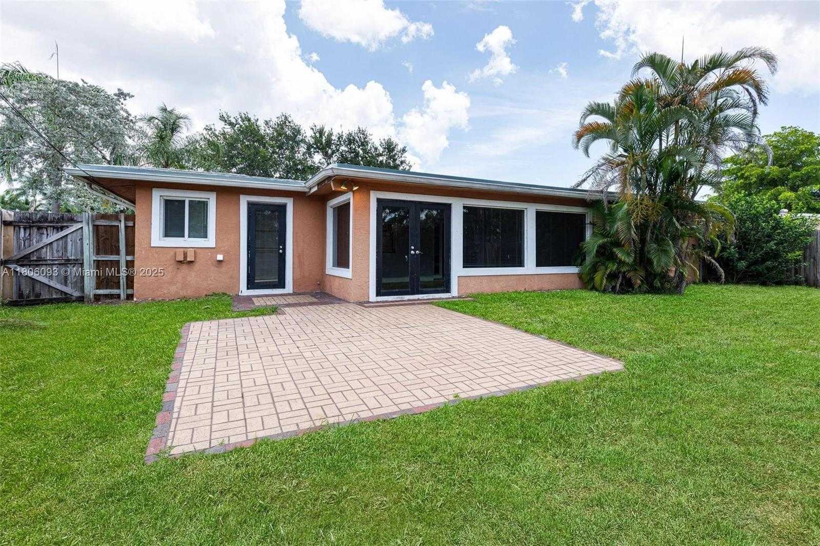 Small Image of 4521 NORTH WEST 12TH TER, Fort Lauderdale Number 30