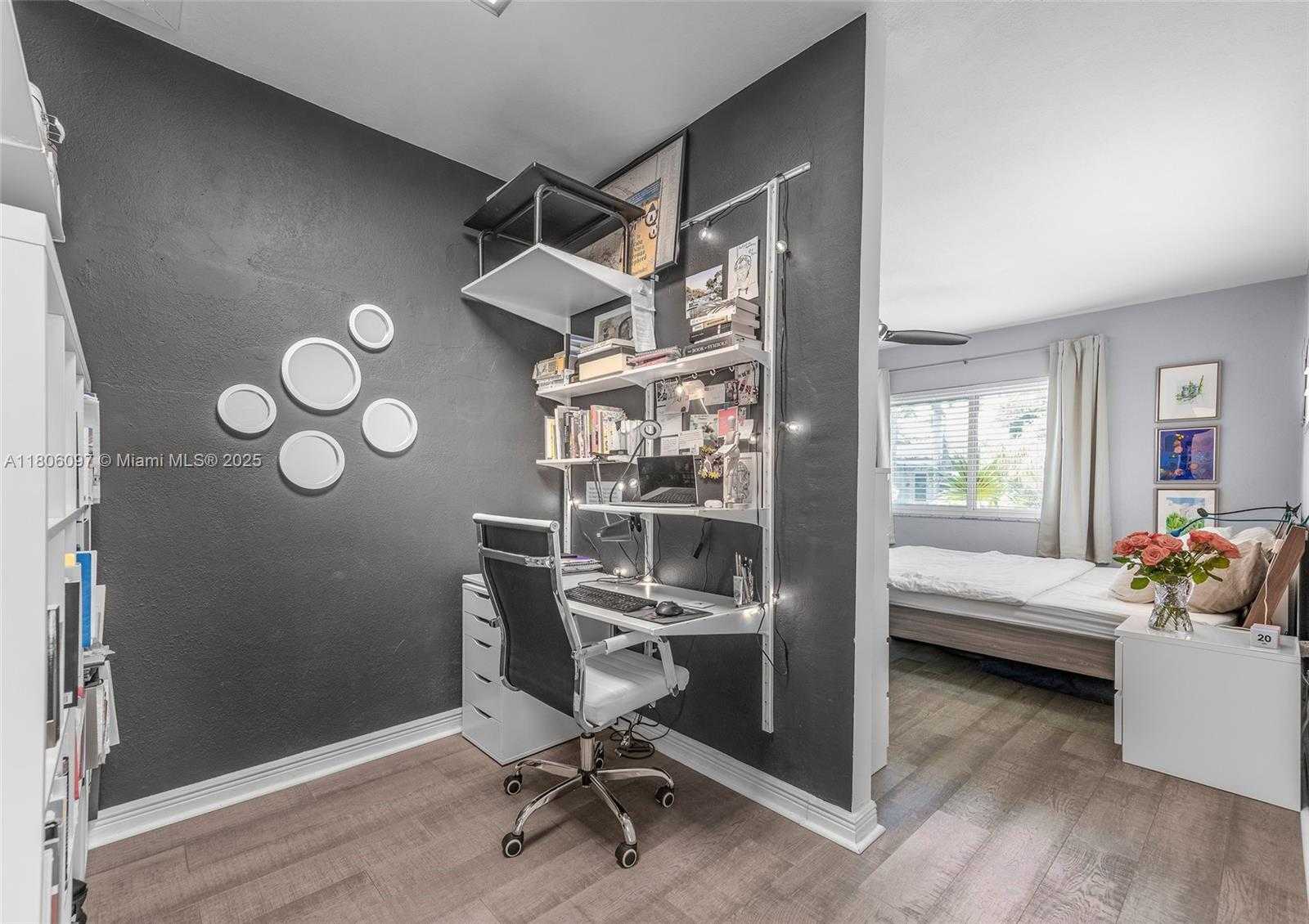 Small Image of 9057 EMERSON AVE, Surfside Number 14