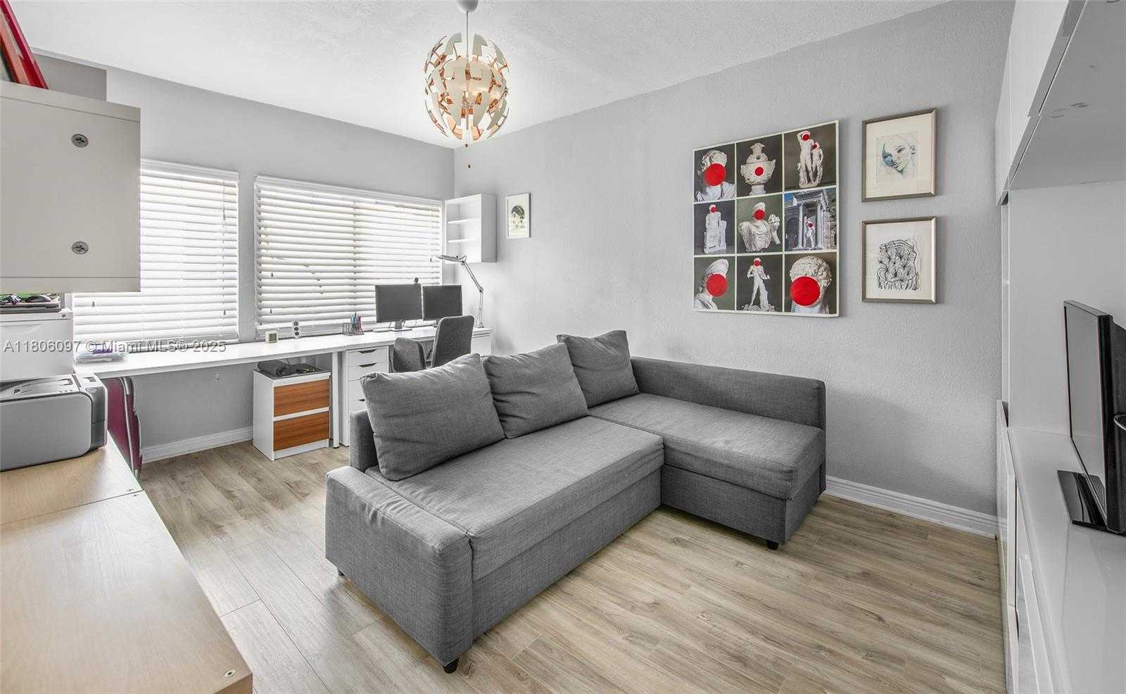 Small Image of 9057 EMERSON AVE, Surfside Number 16
