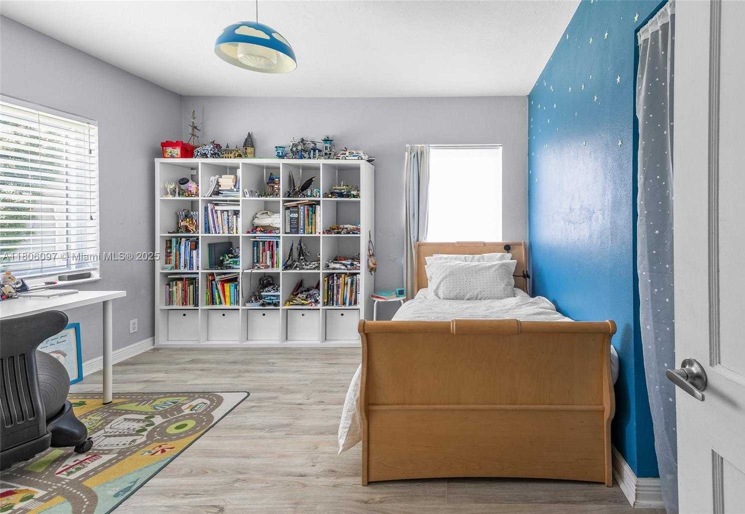 Small Image of 9057 EMERSON AVE, Surfside Number 17