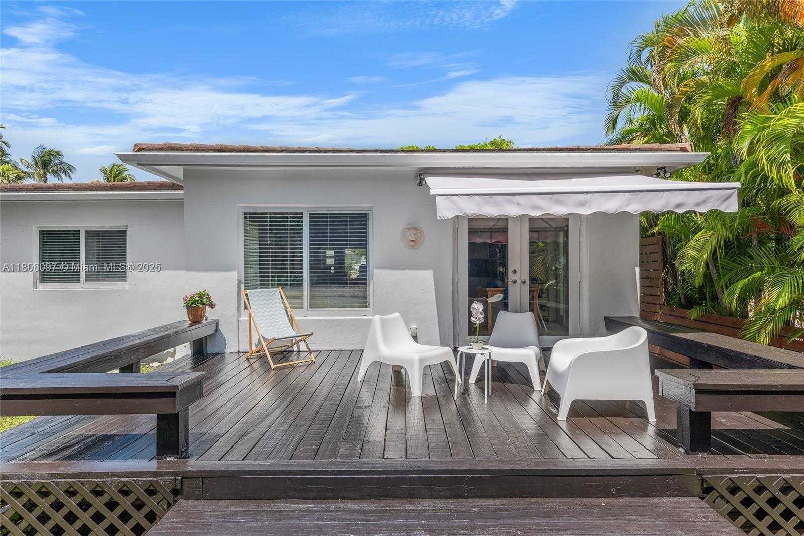 Small Image of 9057 EMERSON AVE, Surfside Number 22