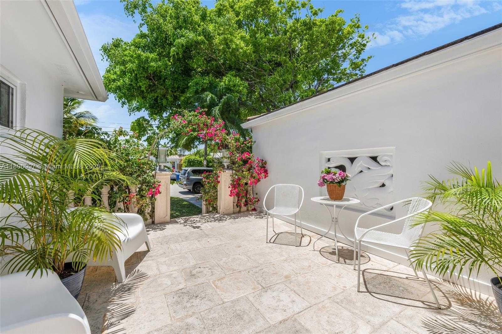 Small Image of 9057 EMERSON AVE, Surfside Number 3