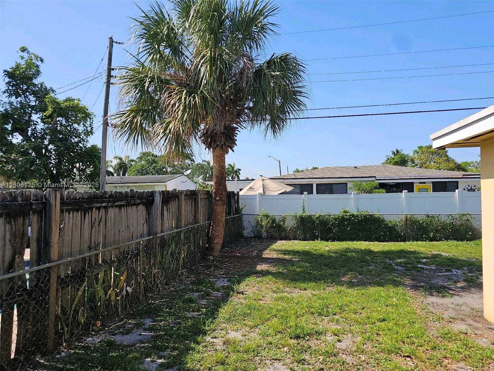 Small Image of 3773 NORTH WEST 1ST CT, Lauderhill Number 4