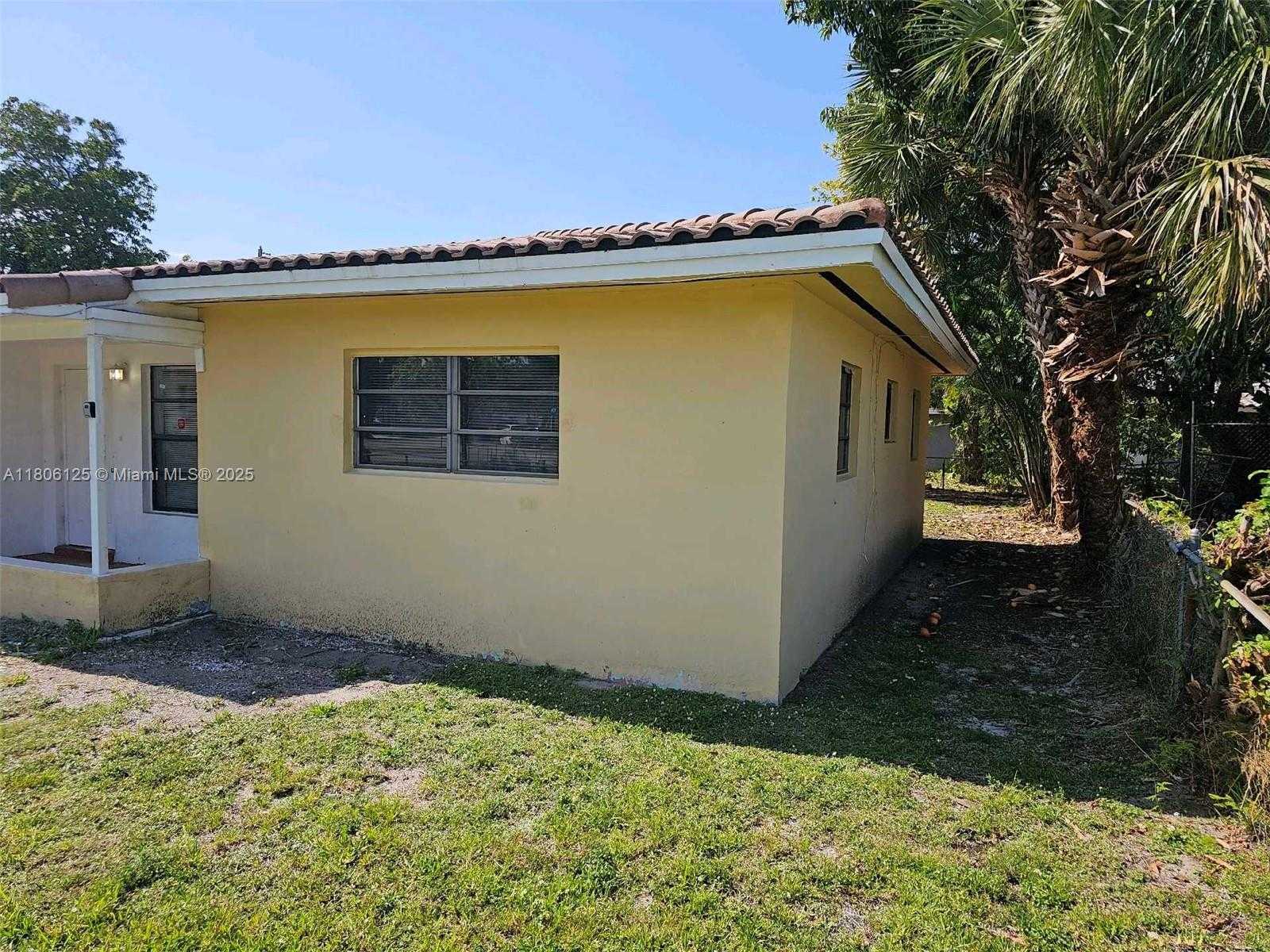 Small Image of 3773 NORTH WEST 1ST CT, Lauderhill Number 9