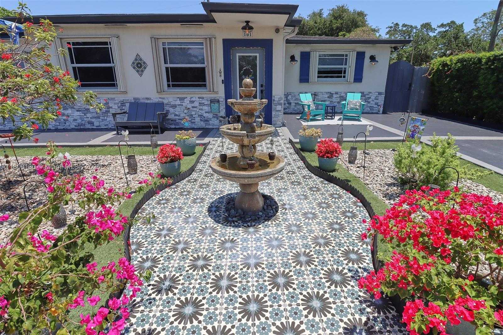 Small Image of 101 NORTH EAST 9TH AVE, Hialeah Number 2